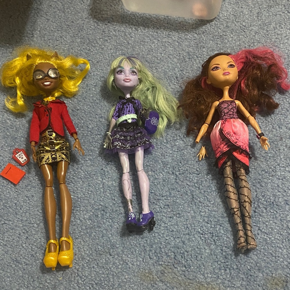 Used monster high dolls